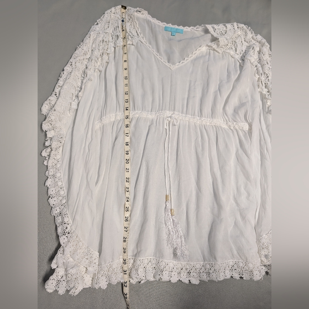 Feminine White Embroidered Lace Poncho Top One Size - Picture 9 of 10